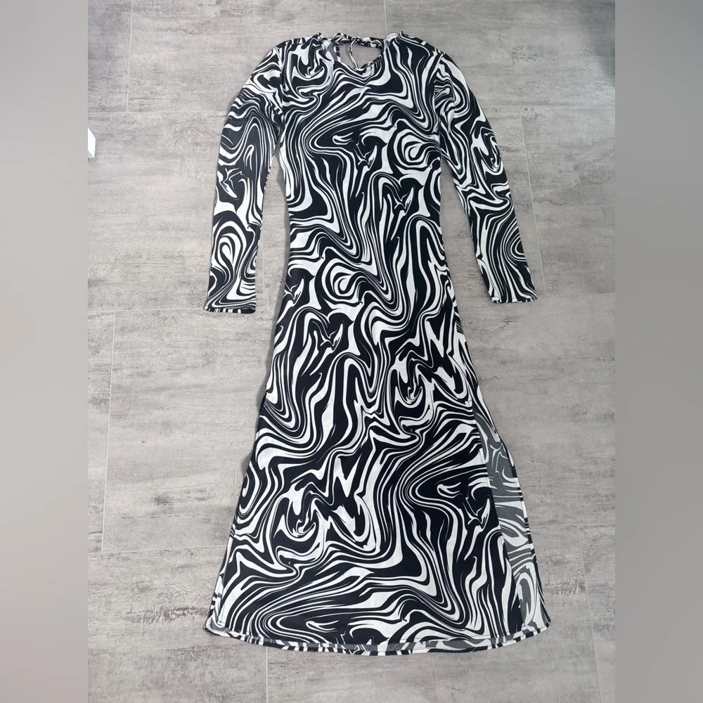 Bershka Black White Swirl Print Long Sleeve Midi Dress With Slits Size XX - Picture 4 of 13